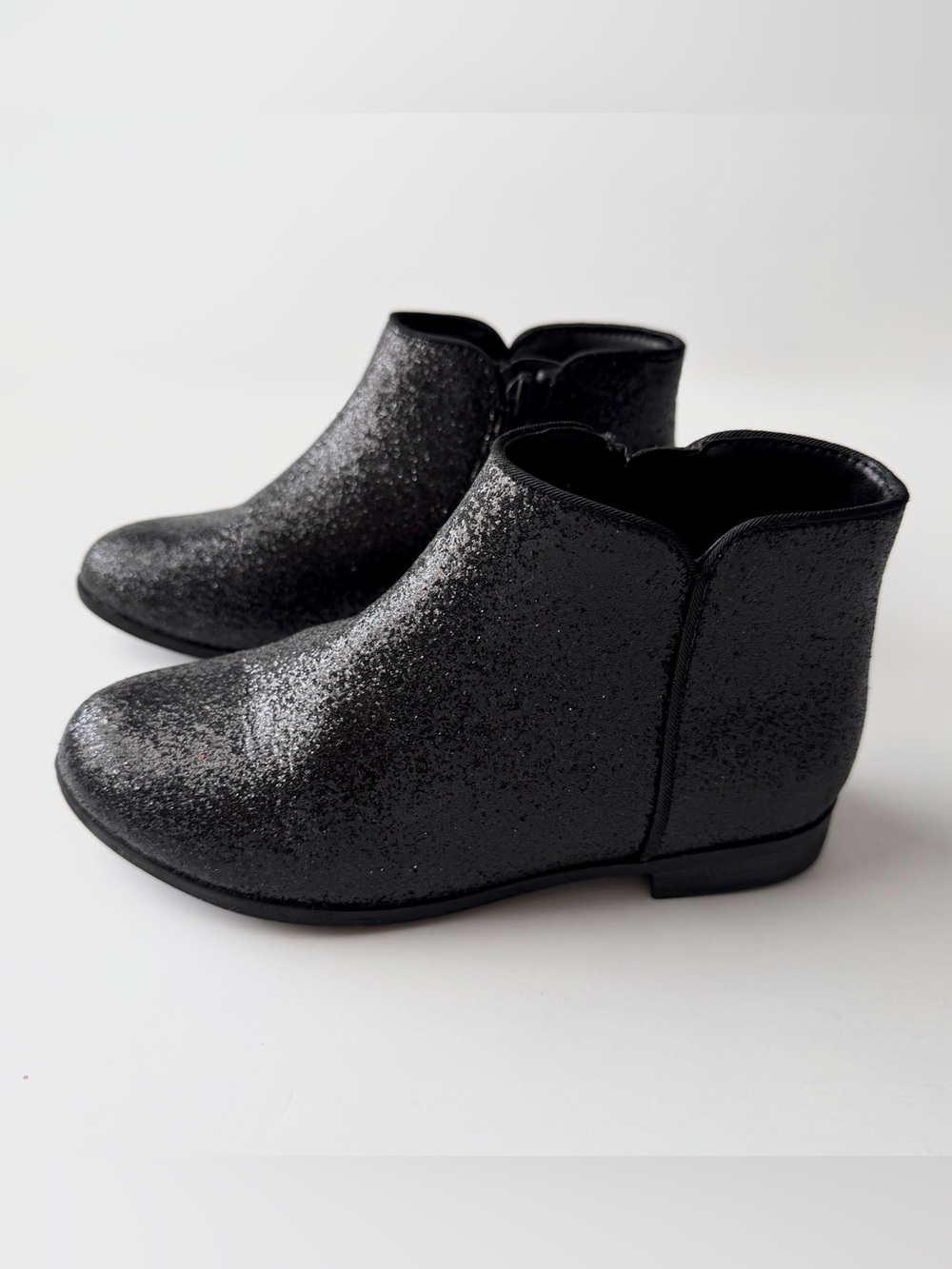 EUC Cat & Jack Girls’ Bree Black Glitter Ankle Boots - Size 13